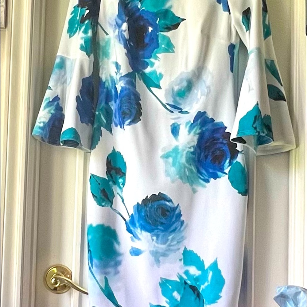 This is such a cute dress! Perfect length and fine material